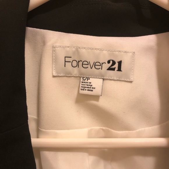 Forever21 black and white suit jacket - Picture 2 of 4